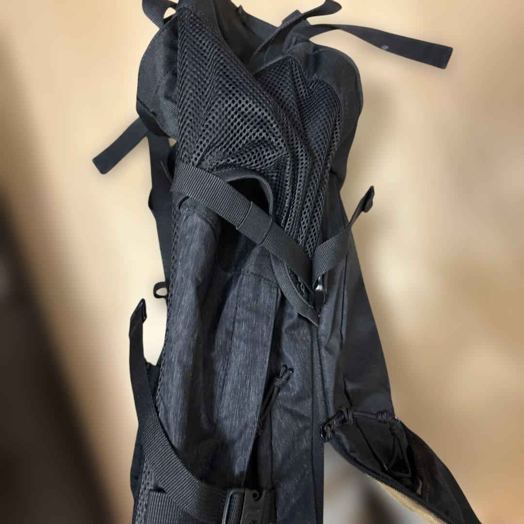 Coleman ブラック リュック ミッキー刺繍