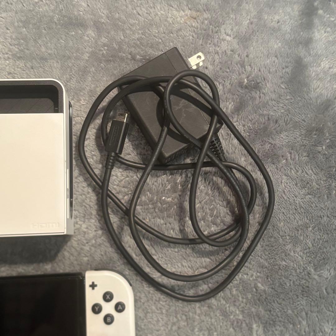 美品 Nintendo Switch ホワイト 動作確認済み