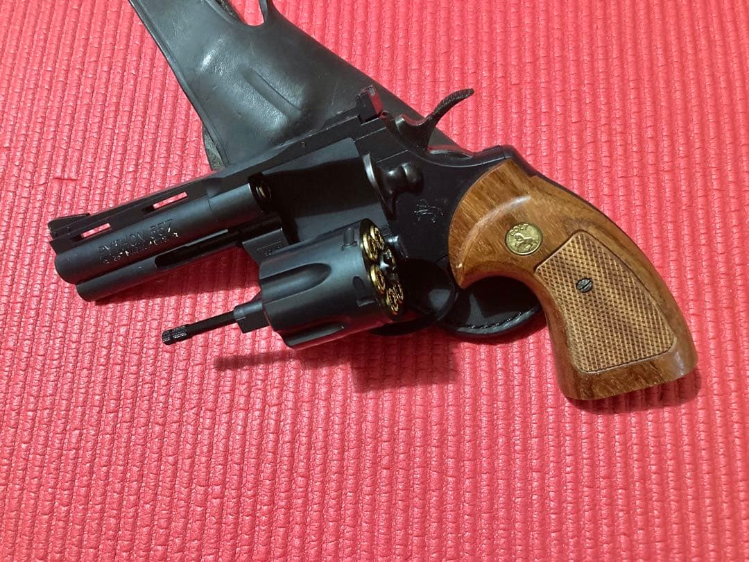 東京マルイ製 コルトPython 4インチ 木製グリップカスタム