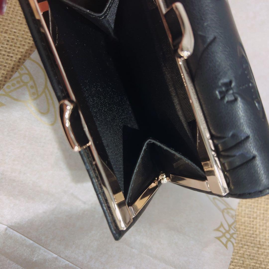 Vivienne Westwood黒 エンボス加工 三つ折り財布