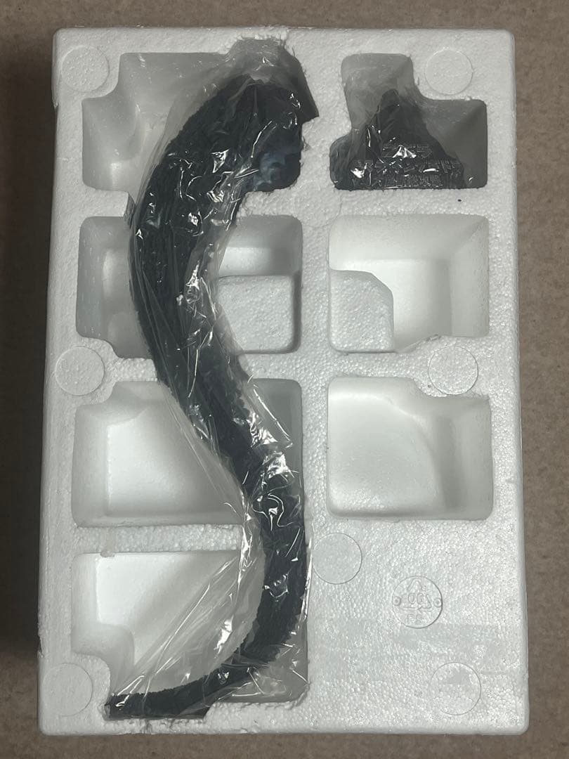 ギガンティックシリーズ ゴジラ 2001 背びれ発光イメージVer.