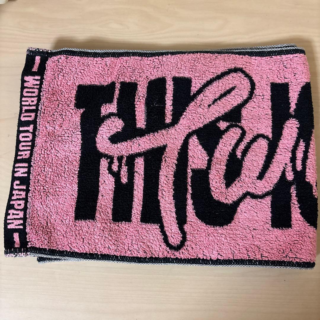 TWICE モモ マフラータオル - メルカリ