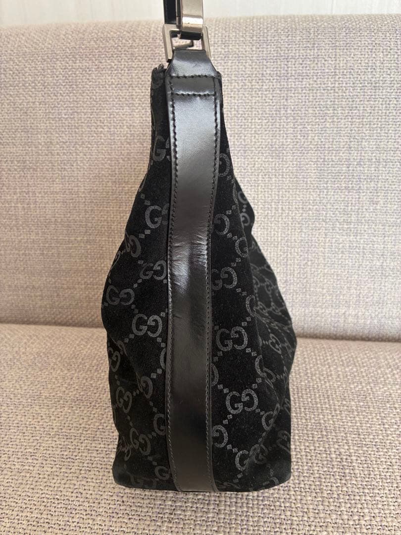 【GUCCI】ブラックスエード ショルダーバッグ