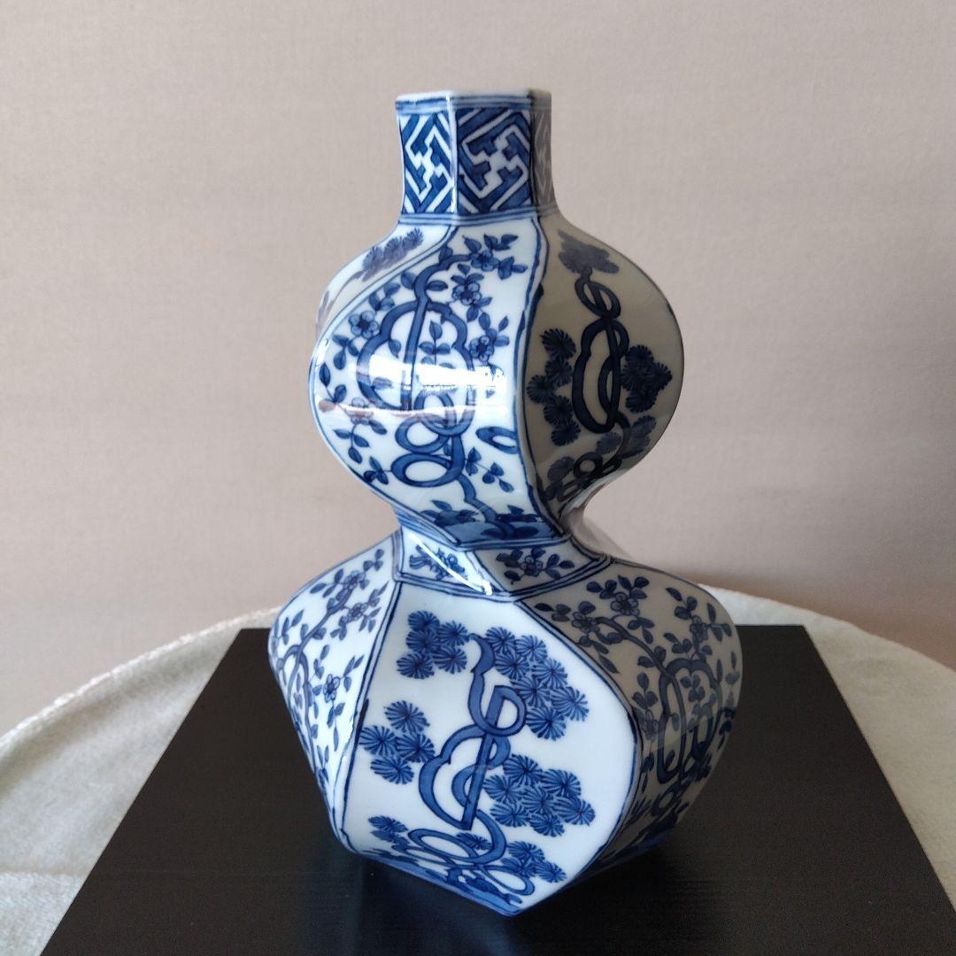 舘林源右衛門作　祥瑞手瓢型六角花瓶