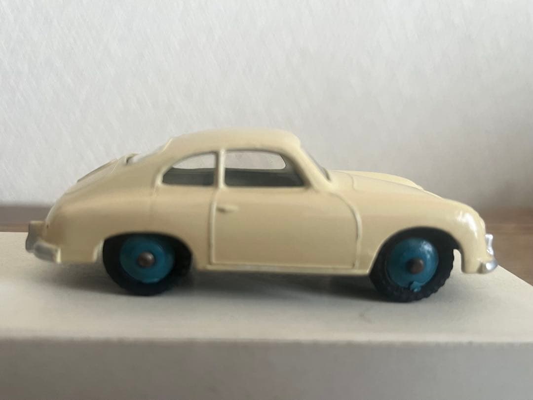 ディンキー　ポルシェ356 ミニカー