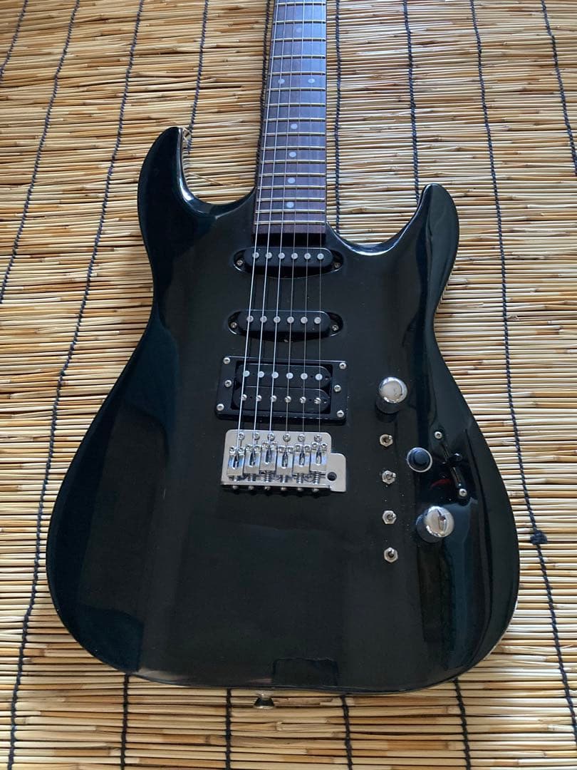 ☆新機能満載　4連スイッチがカッコいい　他に無いMavis ストラトキャスター