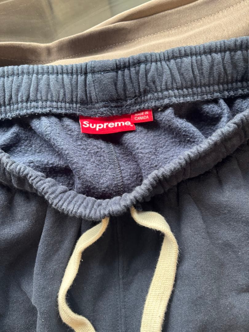 Supreme ネイビー パーカー、ネイビースウェットパンツ