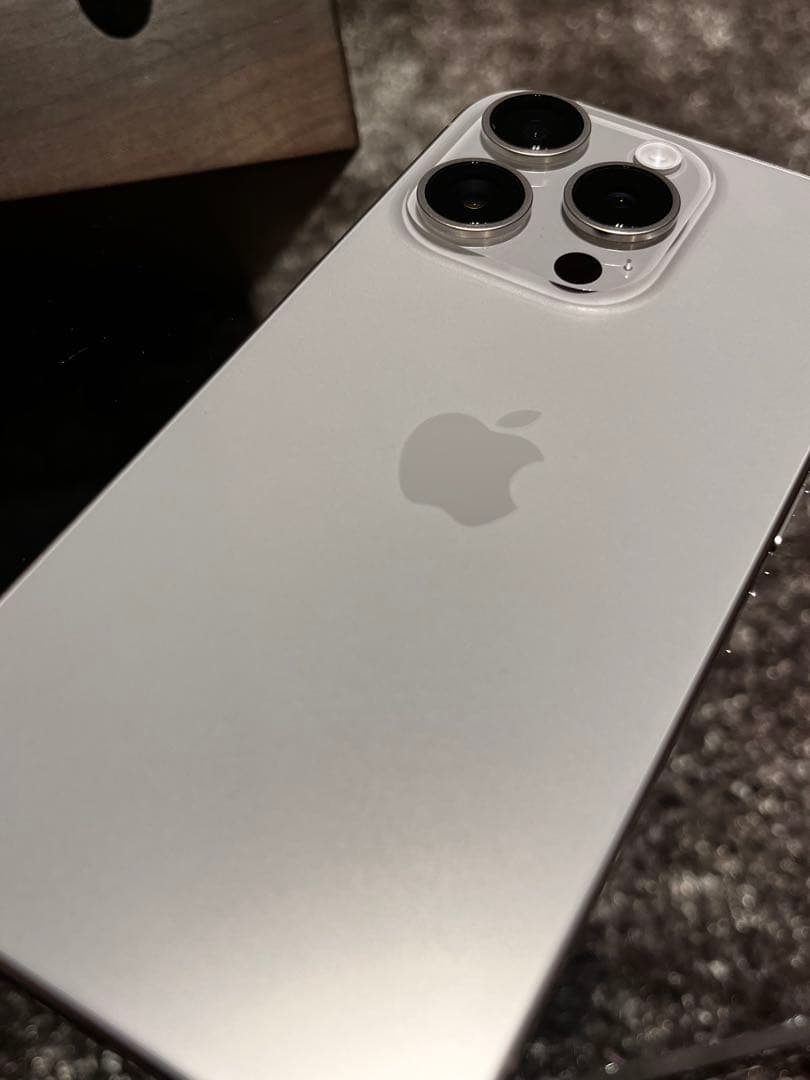 Apple iPhone15 Pro 512GB 本体ナチュラルチタニウム