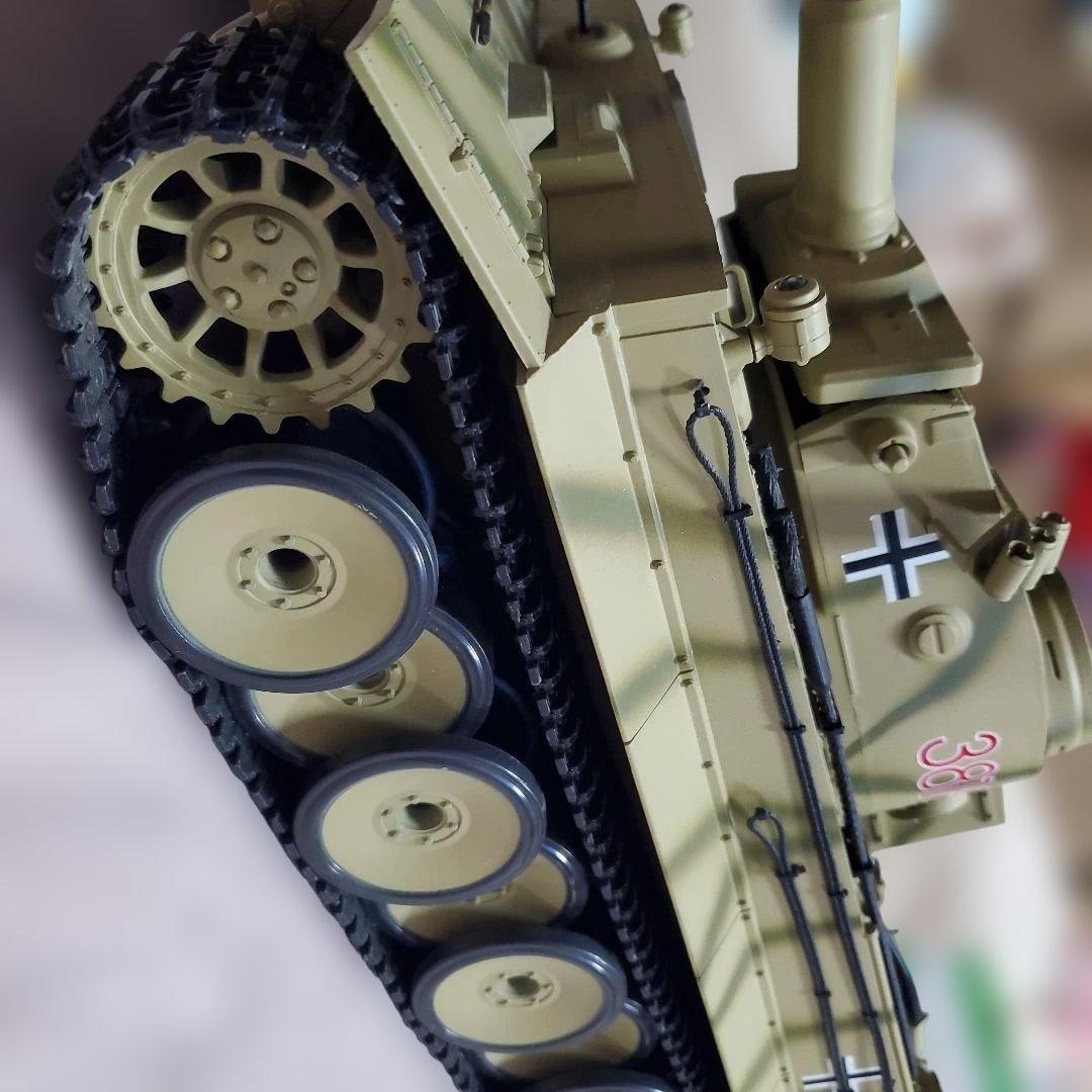 SS ヘンロン社製 RCバトルタンク 1/16