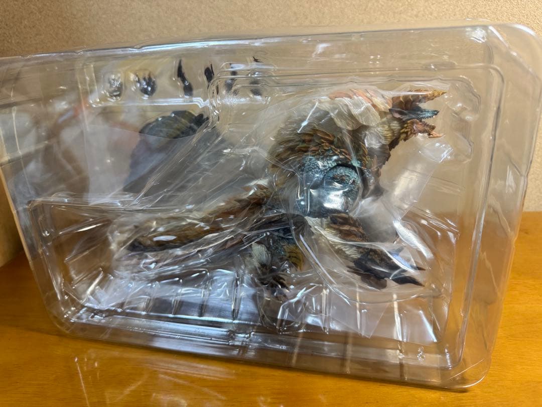 S.H.MonsterArts ジンオウガ　フィギュア