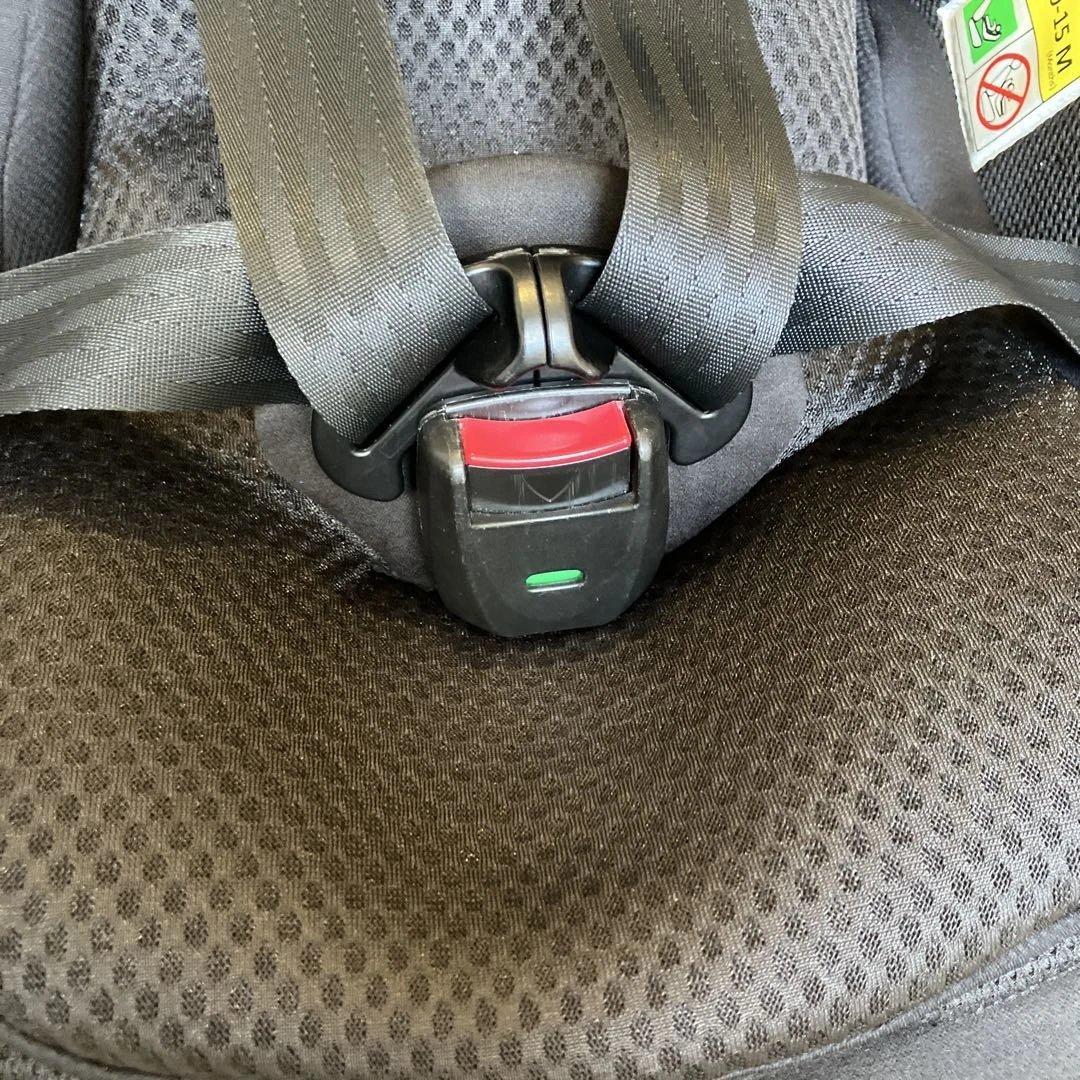 【COMBI チャイルドシート 】THES plus ZB-750 ブラック