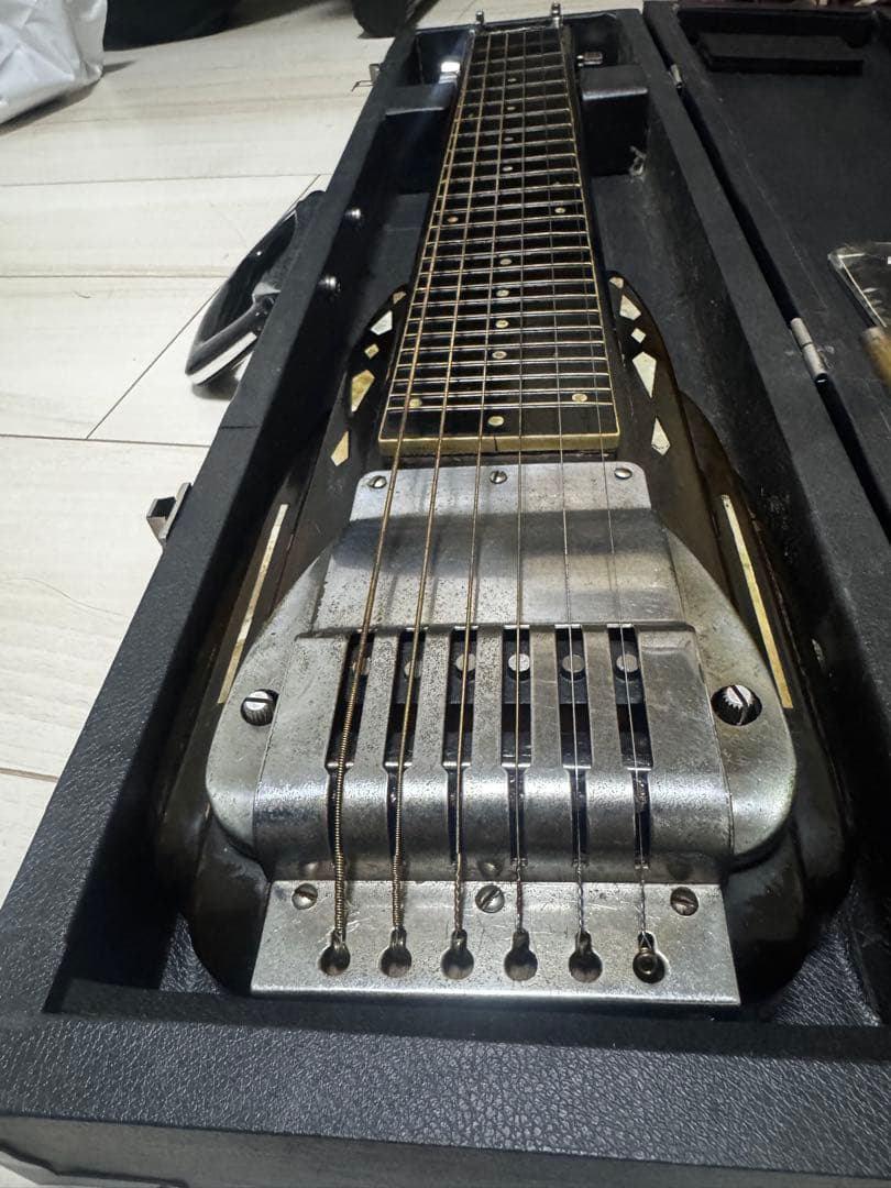 ハワイアンギター スチール66cm ハードケース付き