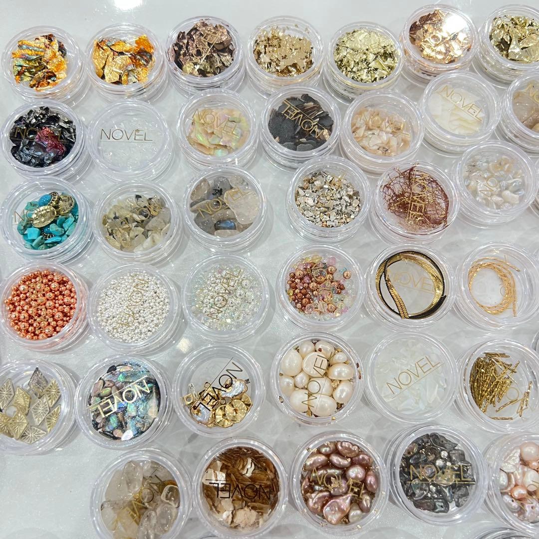 NOVEL ネイルパーツラメグリッターミラーパウダー150点セット！！