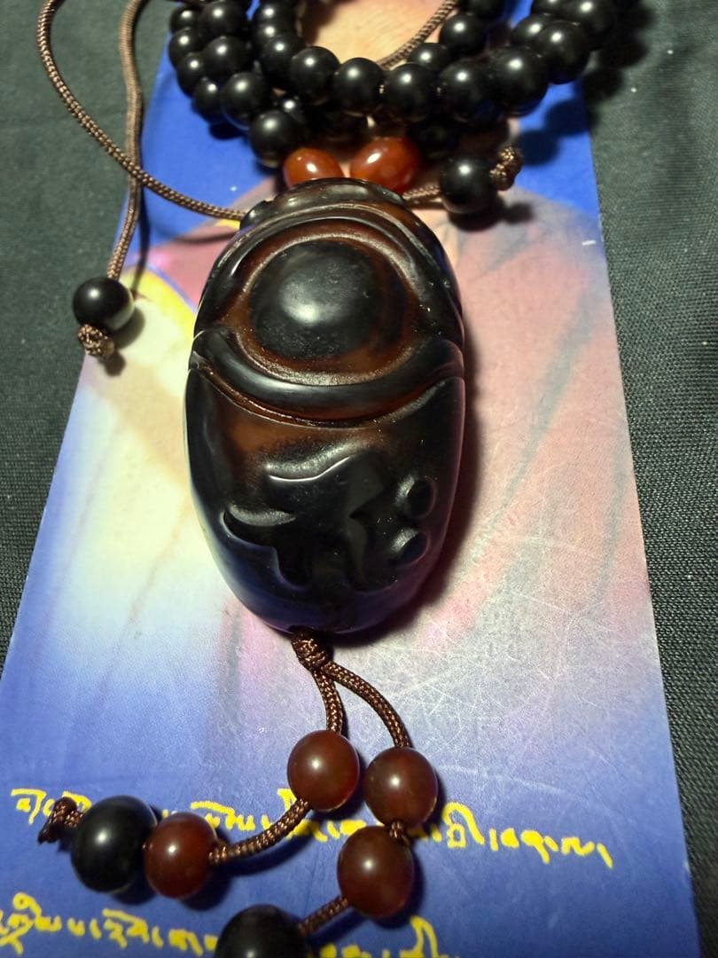 上肯天珠‼️西蔵老礦紅玉髄彫刻財神梵字八吉祥バングル