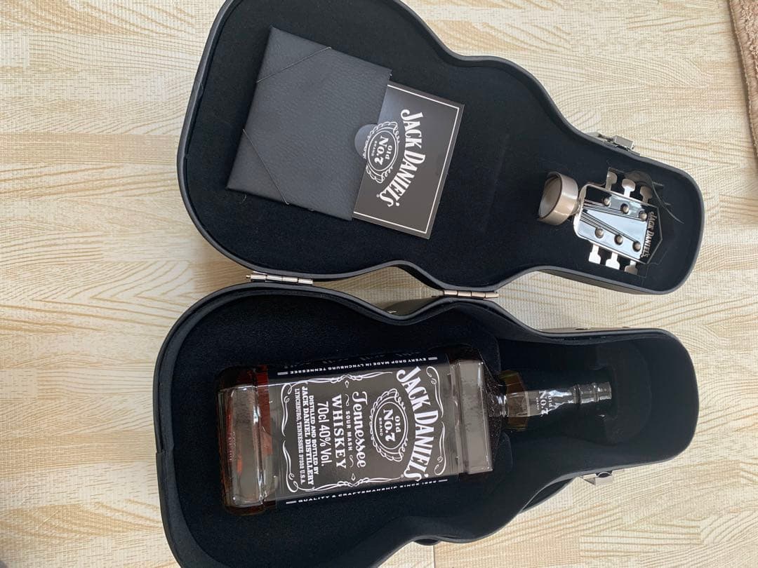 ジャックダニエル ギターケース入