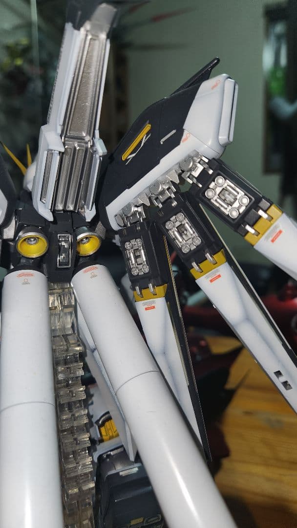 MGHi-vガンダム　全塗装完成品