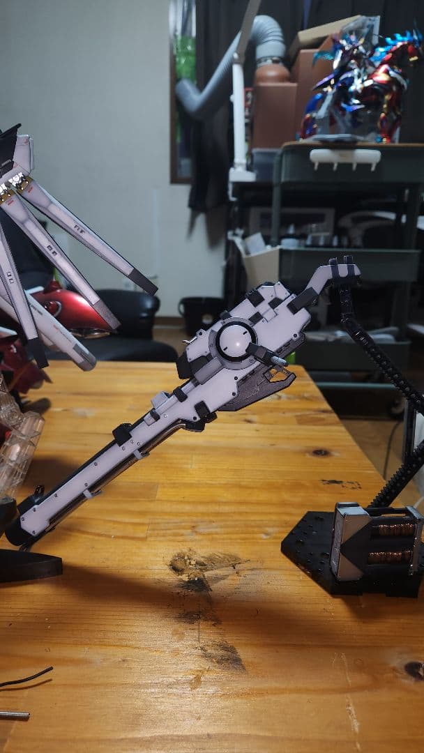 MGHi-vガンダム　全塗装完成品