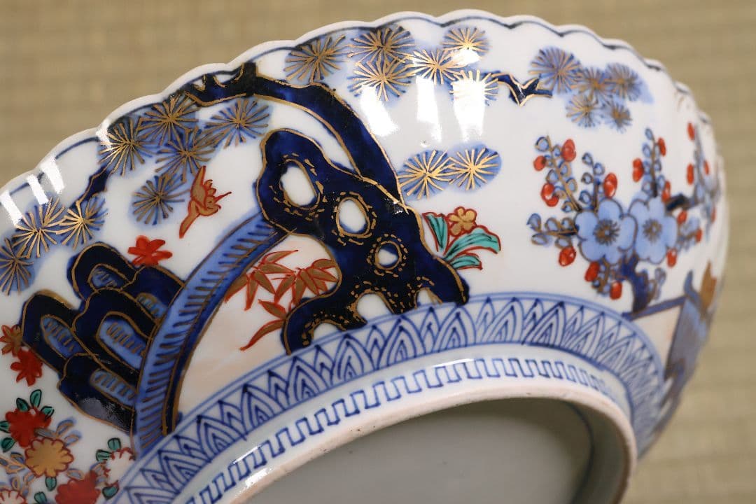 大聖寺伊万里 冨貴長春 輪花金襴手平鉢 菊形 24.7cm 皿 【MA668