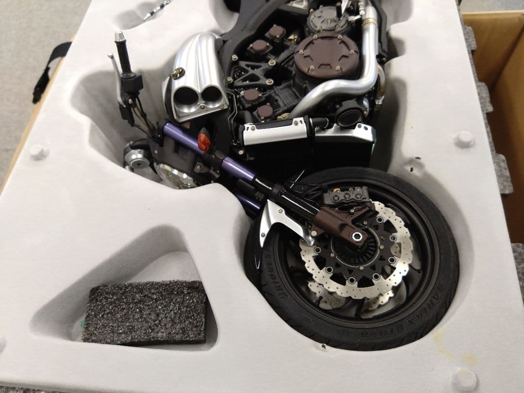 hpi-racing VMAX1700 1:6スケールモデル