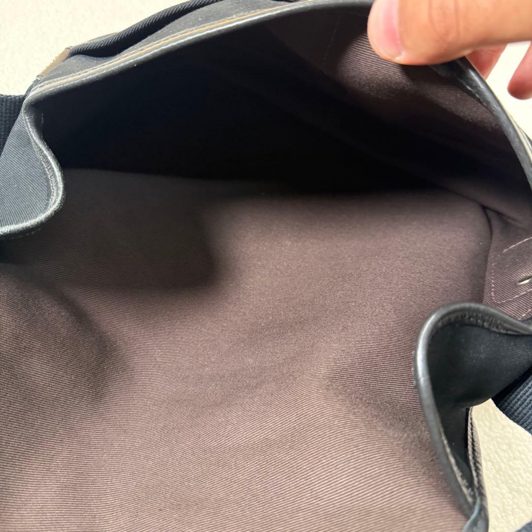 Brady STOUR/ブレディ ストア　ショルダーバッグ　ネイビー