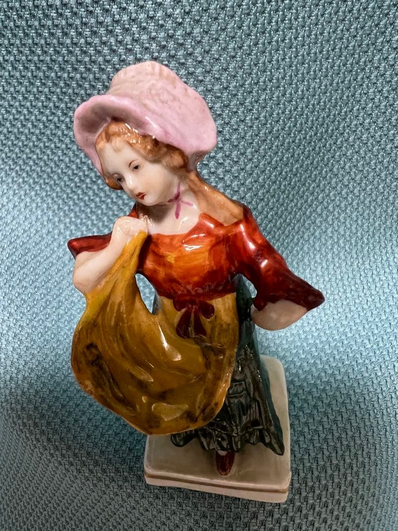 ドイツ製 sitzendorfフィギュリン 骨董1940年代希少陶器人形状態が良