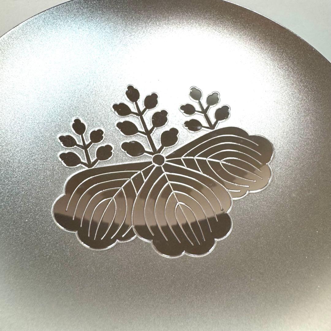 ３*マ様 銀杯 140g 桐箱付属品有り 内閣総理大臣銘 純銀製 五七の桐 紋章