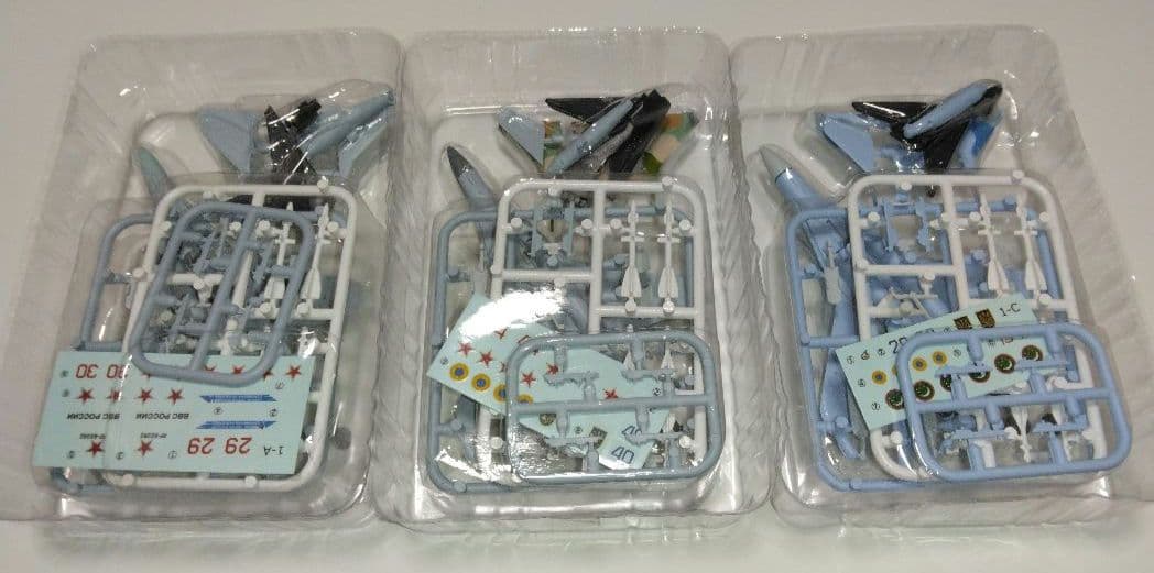 エフトイズ 1/144 MIG-29 フルクラム 3機セット