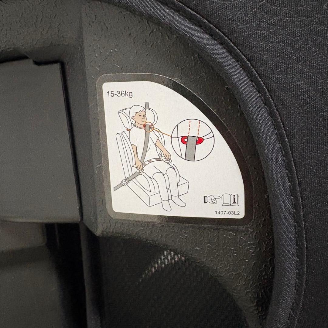 美品　RECARO レカロ J3 ジュニアシート　 ジェイスリー　ブラック　黒