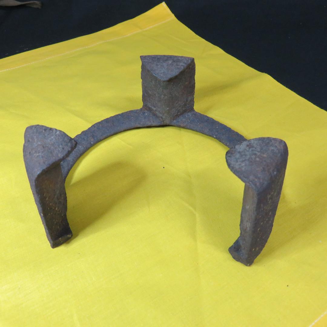 五徳 鬼爪 木箱 共箱 裏書 茶道具 囲炉裏 炉端 鉄瓶に - メルカリ