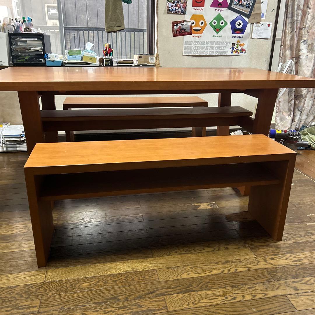 ダイニングテーブル＆ベンチ２台