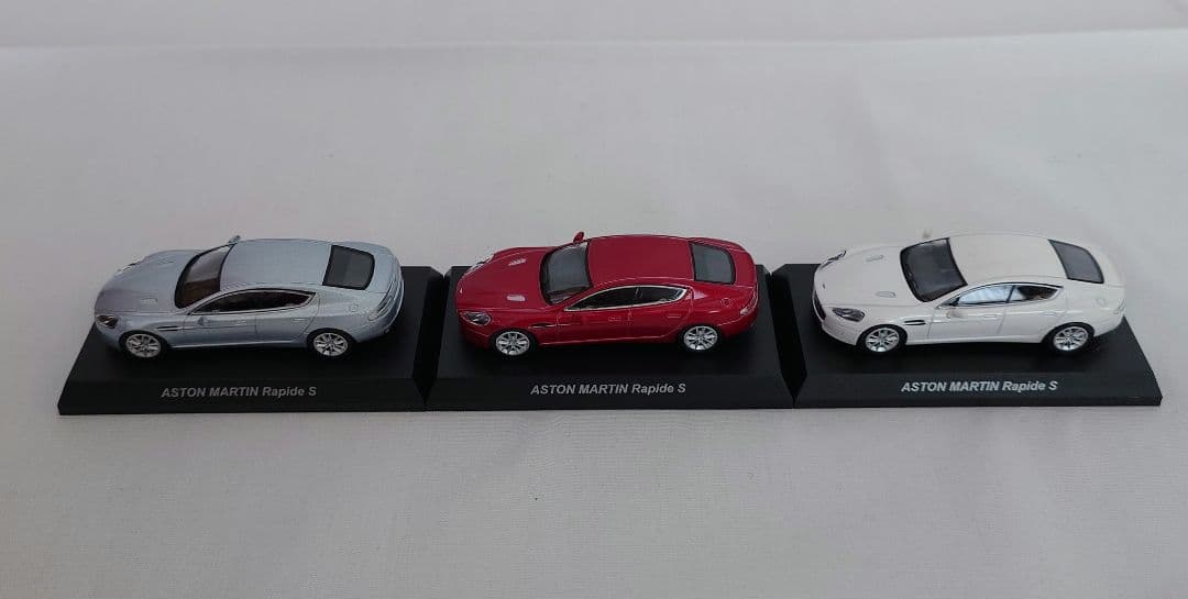 京商 1/64 アストンマーティン 25台セット　アクリルケース付き