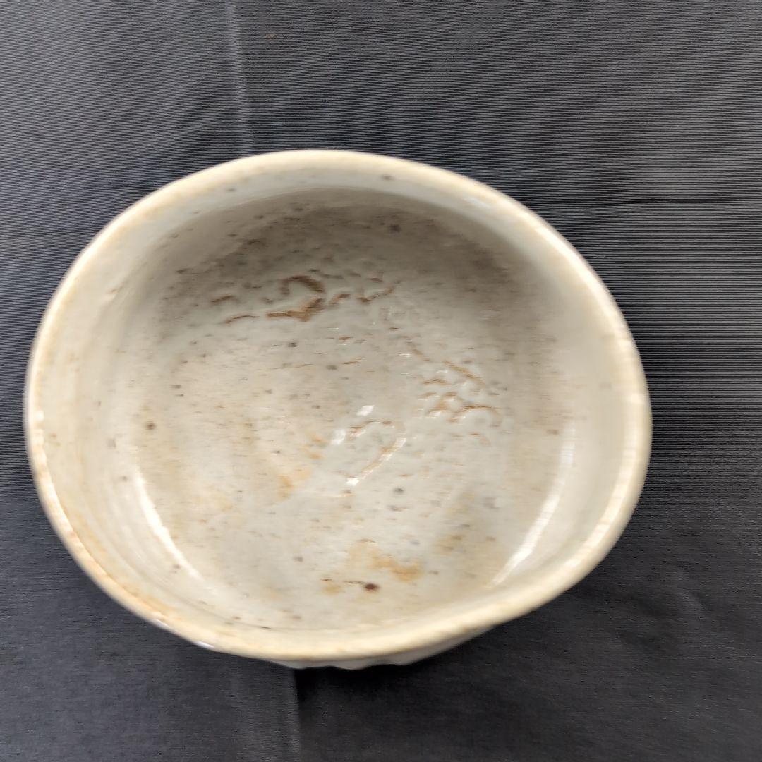 西岡小十 氏作 馬盥彫唐津茶碗 唐津茶碗 馬盥茶碗 白磁