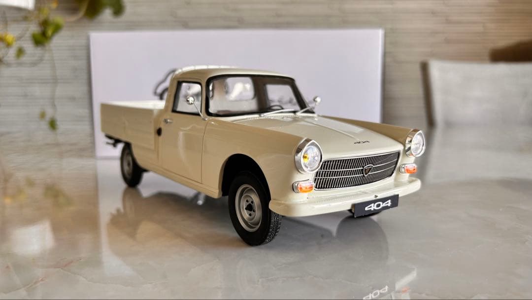 限定プライス！プジョー404 ピックアップ1/18 オットーモービル