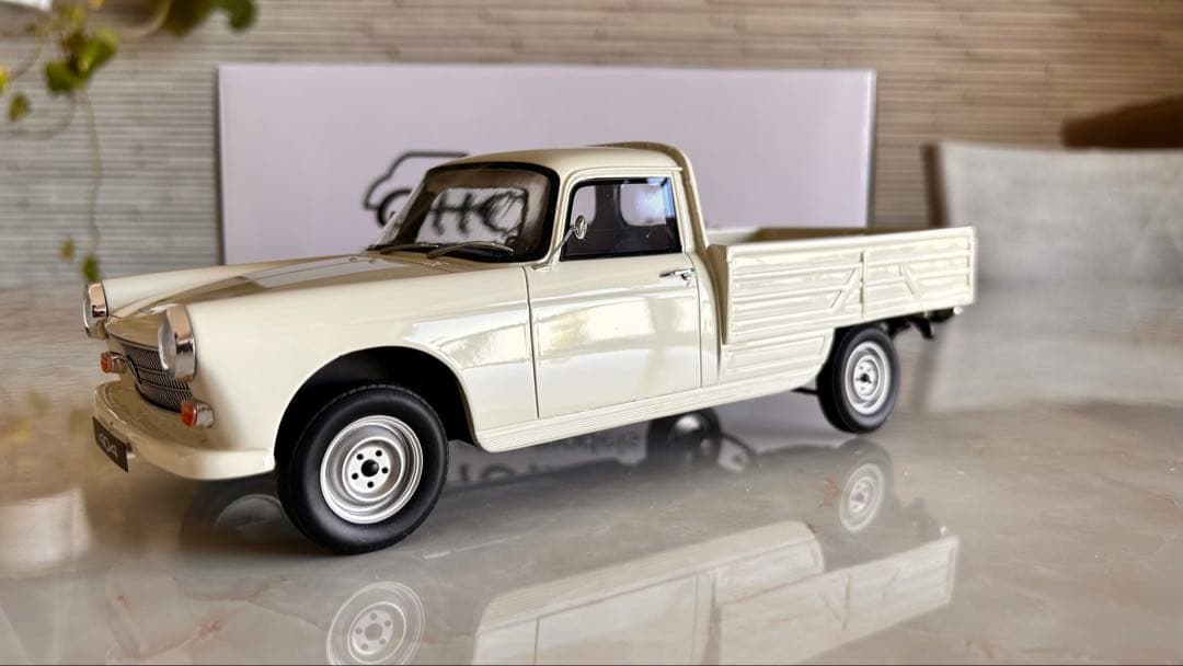 限定プライス！プジョー404 ピックアップ1/18 オットーモービル