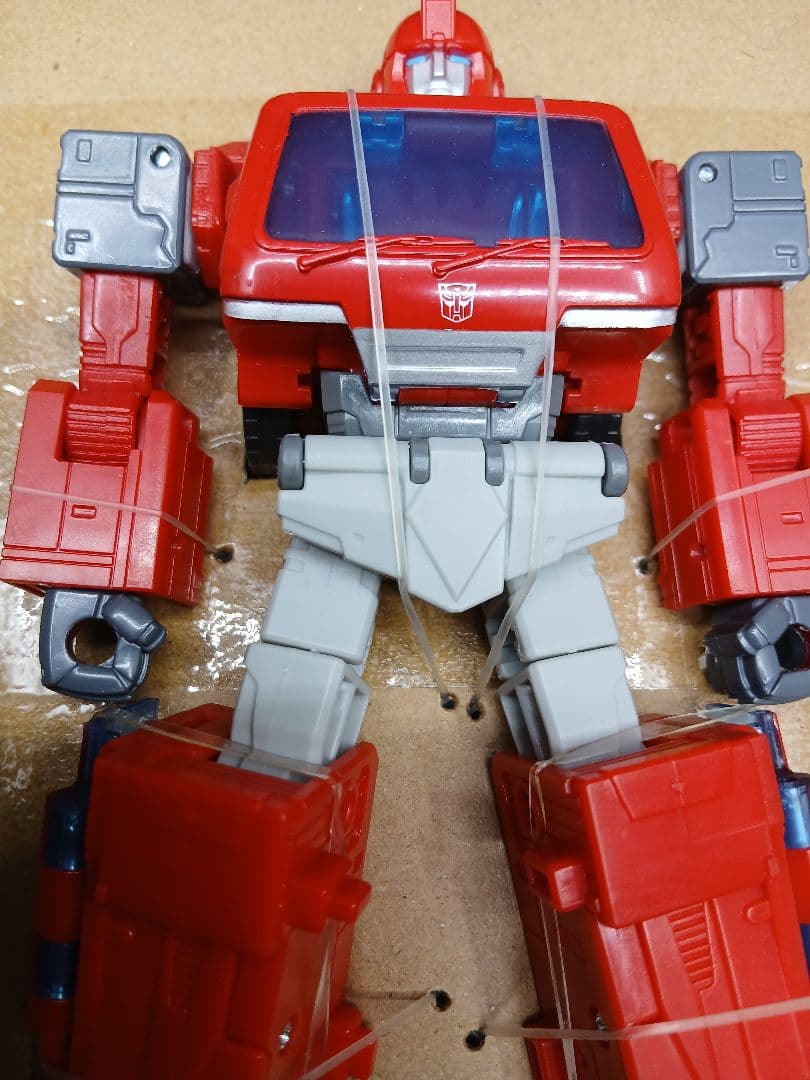 トランスフォーマー　スタジオシリーズ　SS-97 アイアンハイド フィギュア