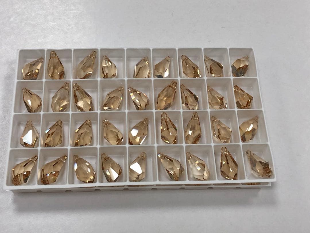 ももれん様スワロフスキー #6015/17 クリスタルゴールデンシャドー 72個