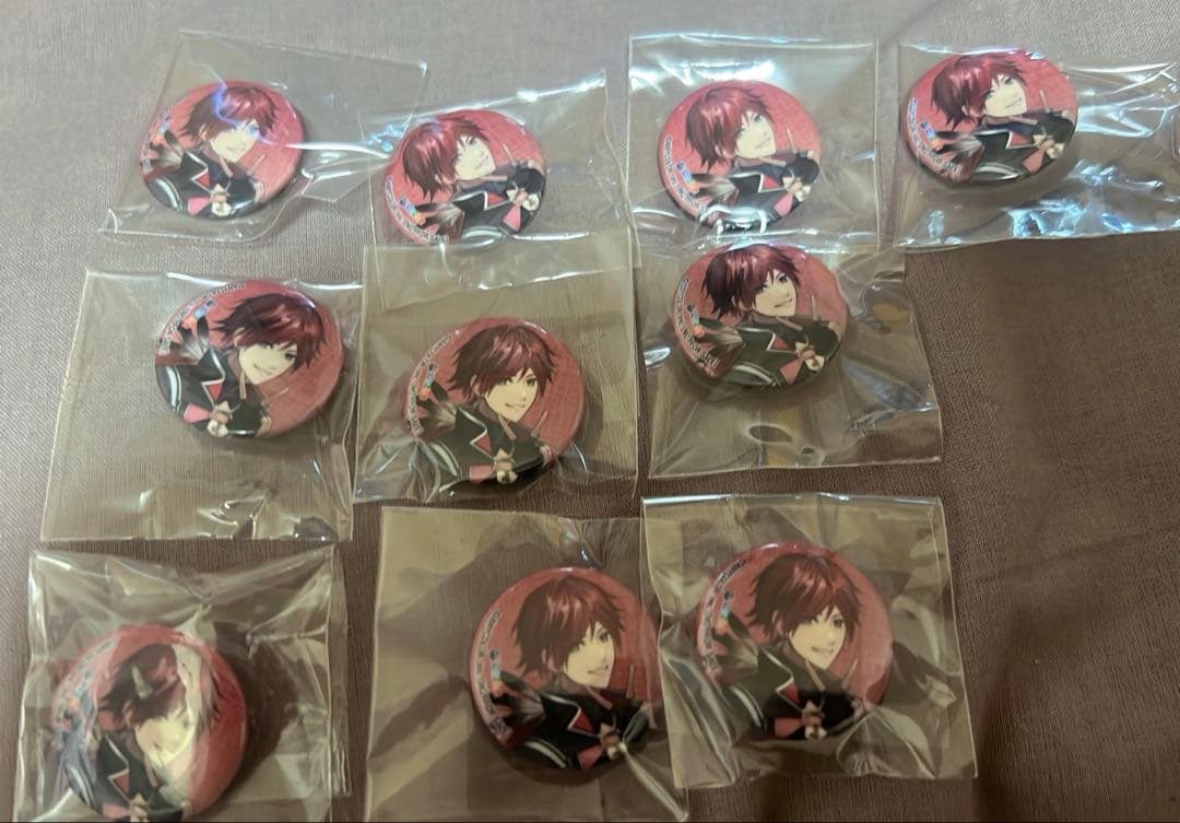 新品】くらっくじ REBORN 沢田綱吉 アクリルスタンド 缶バッジ バラ売可