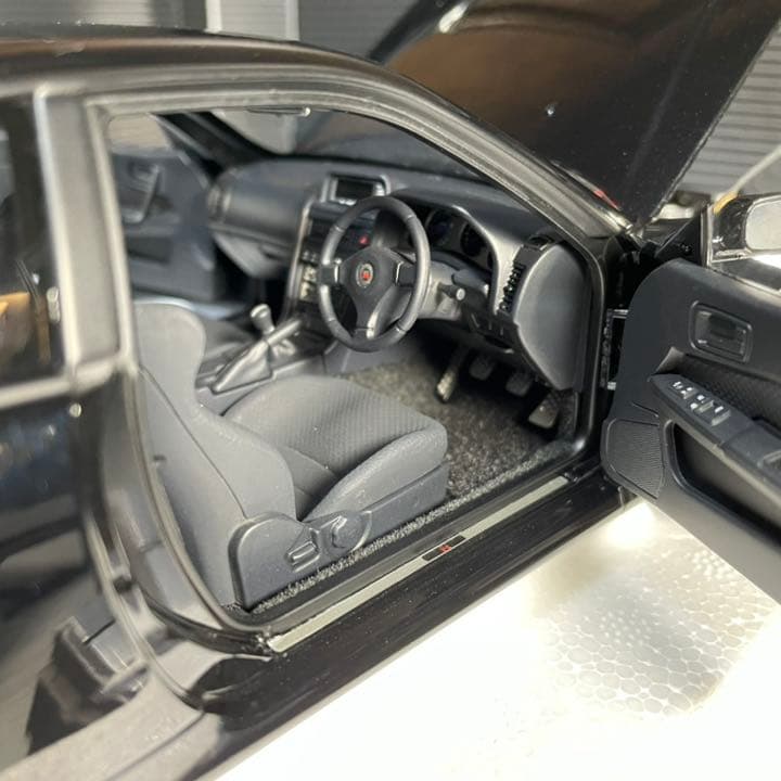 未展示品オートアート1/18スカイライン GT-R R34 V-SPEC II