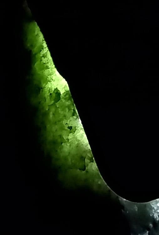 ☆翡翠原石☆稀少！下仁田硬玉翡翠【転石・カチ割り19.9kg】 - メルカリ