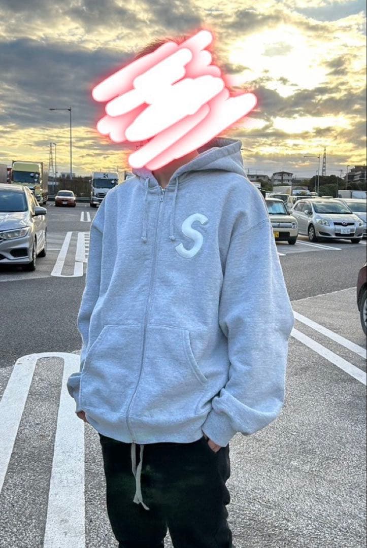 ブルードラゴン！Supreme グレー フード付きジップパーカー