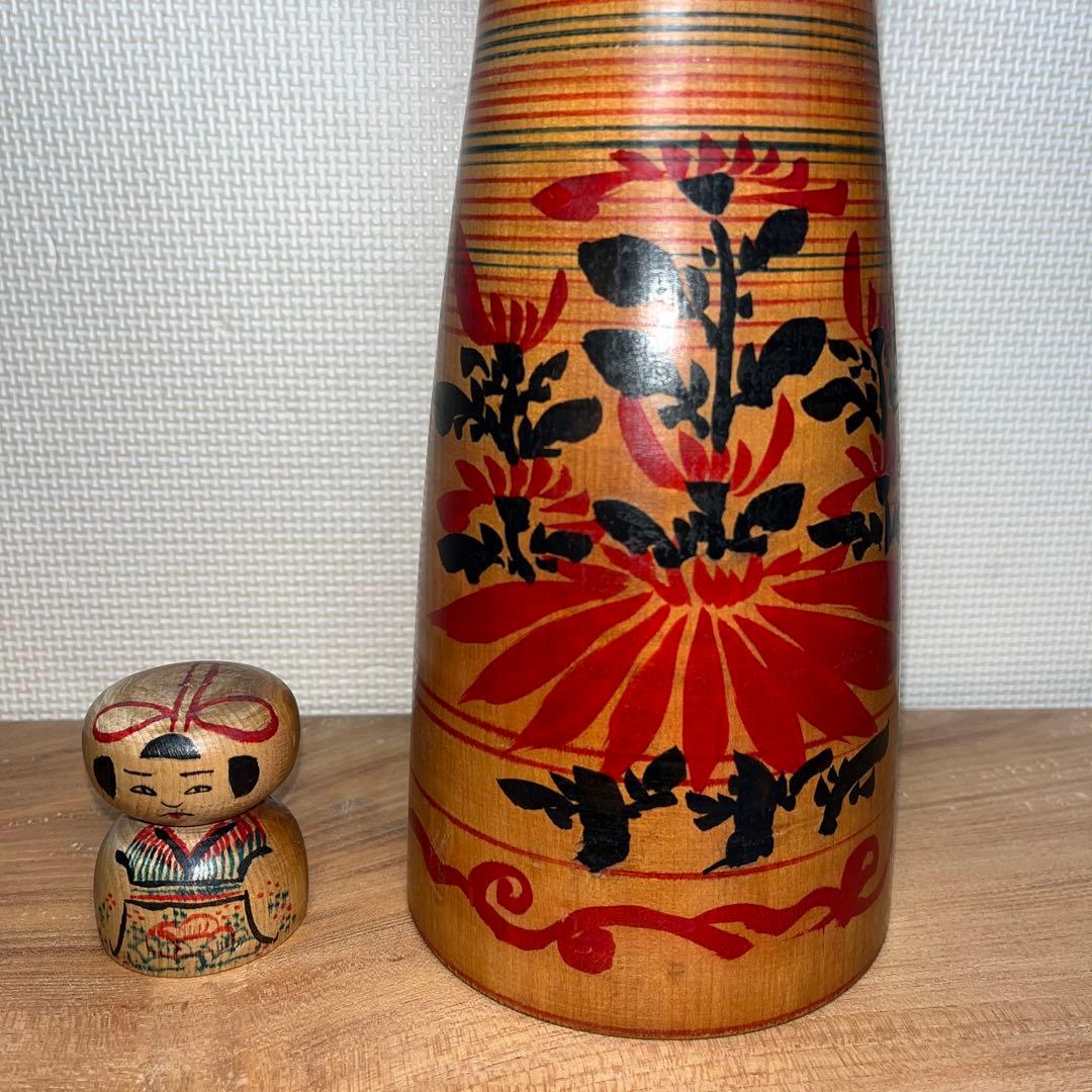 ⭕️現代の名工 小椋久太郎 超レア 朱桂材 赤色菊模様 大型 伝統こけし