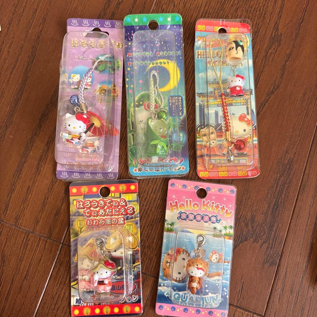 ご当地キティまとめ売り根付けストラップ　ボールペンセット