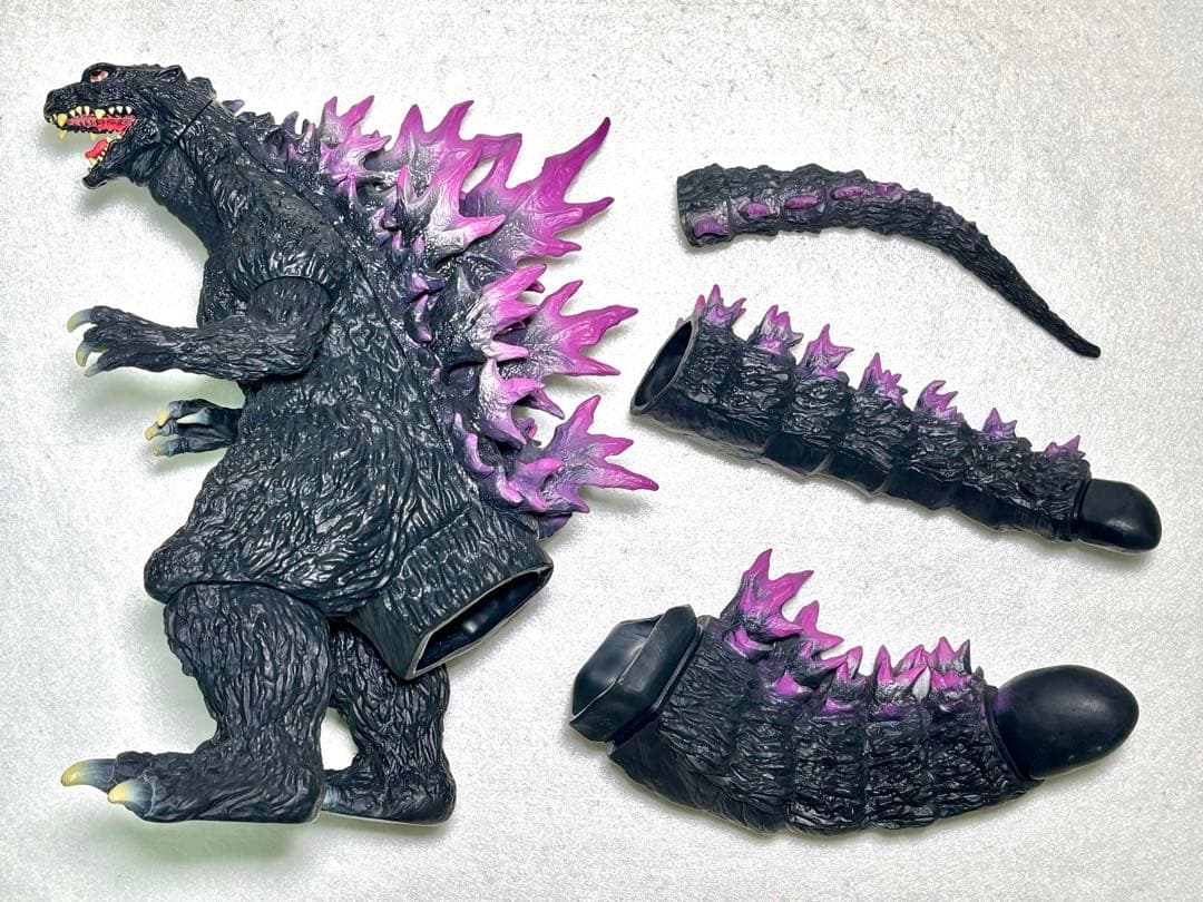 バンプレスト ゴジラ2000ミレニアム ひな型ソフビ2種セット - メルカリ