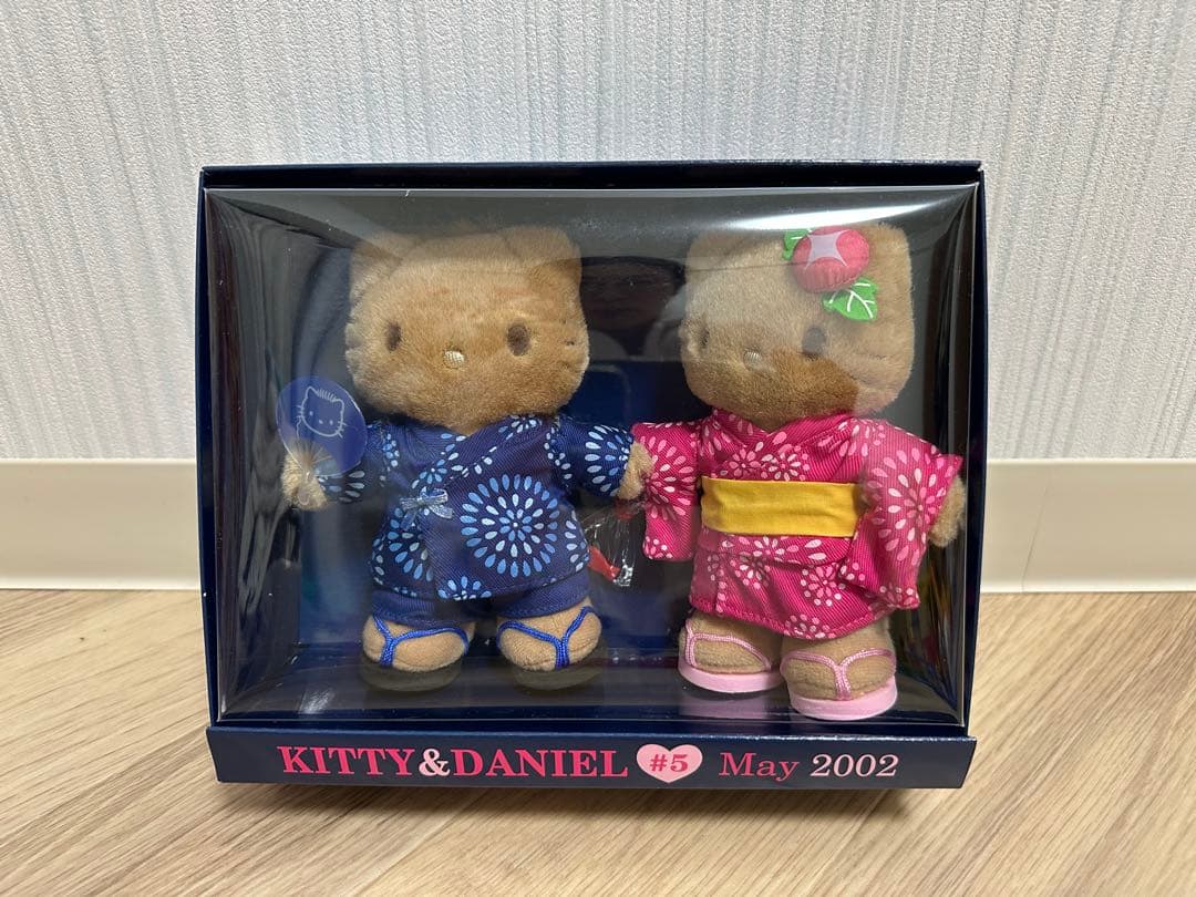 ハローキティ&ダニエル　Vivitix　ぬいぐるみ