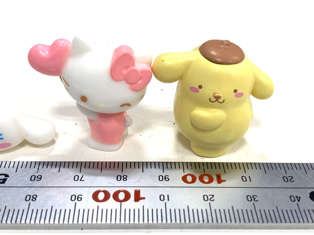 サンリオキャラクター　シナモンロール　キティちゃん　ポムポムプリン