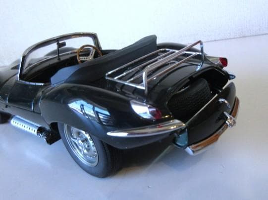 kazuさん専用 AUTOart (1/18) ジャガー XKSS