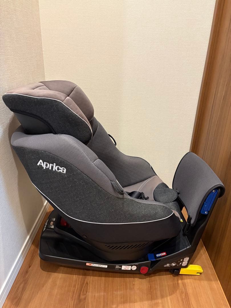 アプリカ　クルリラ　プレミアム　ISOFIX 回転式