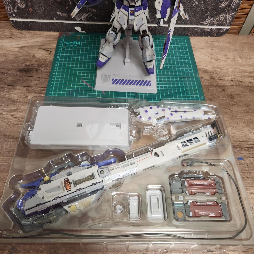 LBUILD 　Hi-νガンダム＆ハイパーメガバズーカランチャー