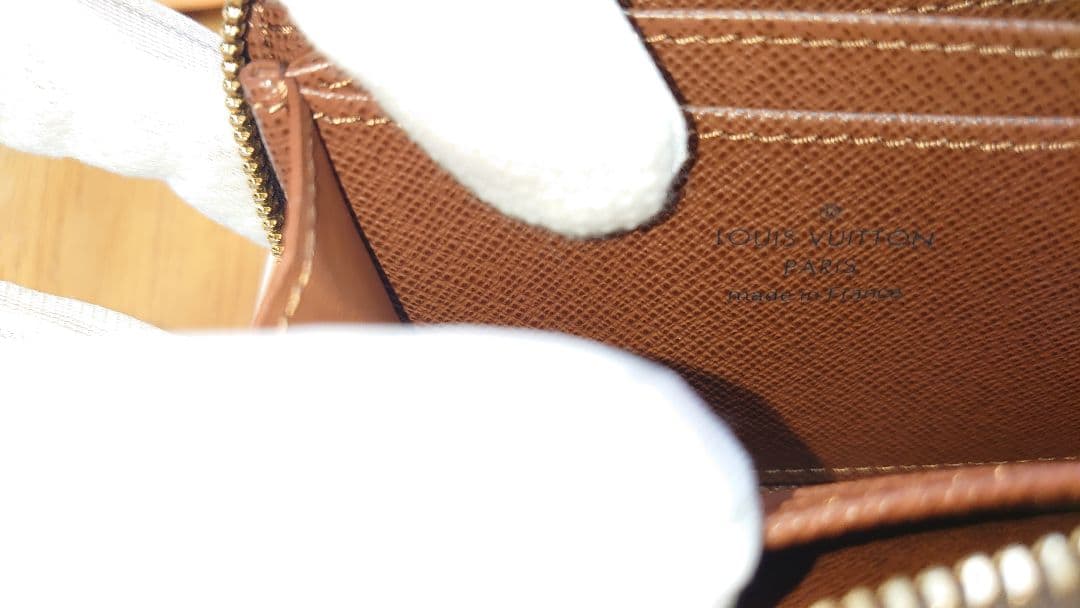 LOUIS VUITTON ジッピーパース 小銭入れ