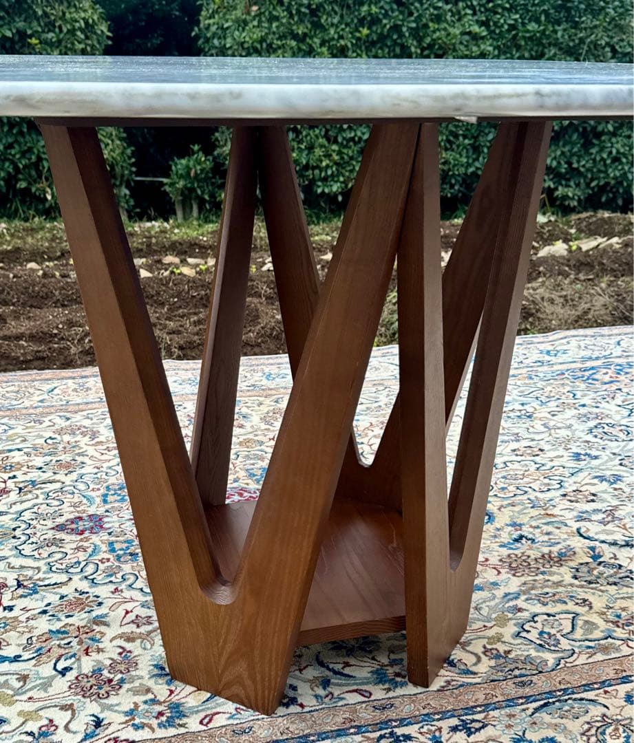 フェレルです トーヨーキッチン 大理石 ダイニングテーブル マーブル